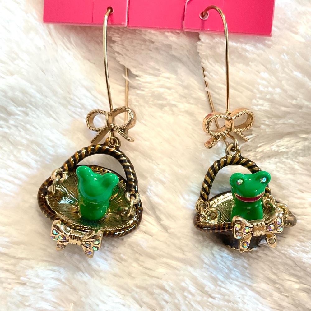 BETSEY JOHNSON EARRINGS